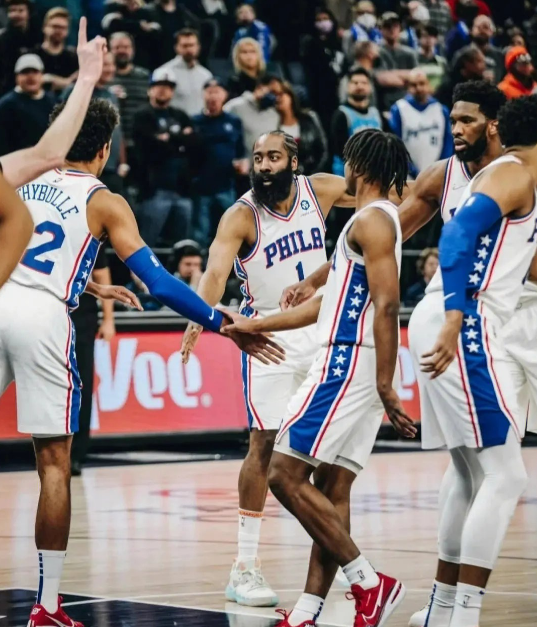 Hoće li Harden obući dres Lakersa prije početka nove sezone?