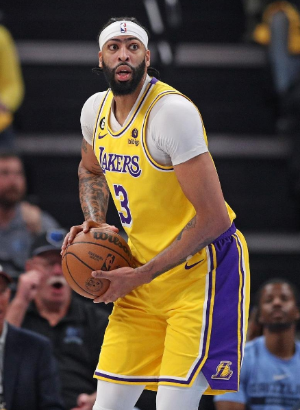 Warriorsi su pobijedili Lakerse 121-106 kod kuće, lovivši veliki rezultat do 2-3